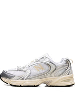 New Balance 530 trainers